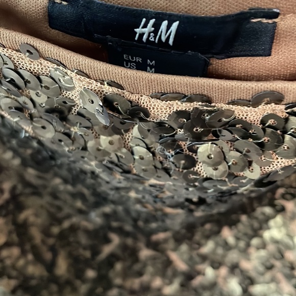 🤎💛 H&M size M Golden sequin skirt - Picture 3 of 3